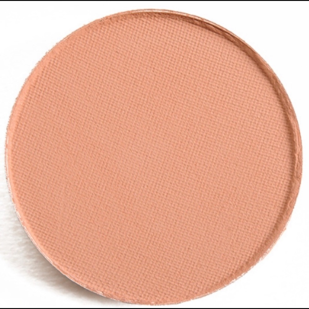 MAC Eye Shadow “Soft Brown” Brand New Boxed”🥰